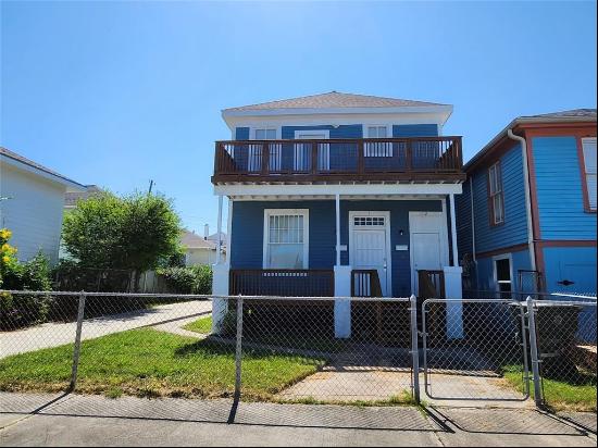 1809 Avenue O 1/2 Unit Down, Galveston TX 77550