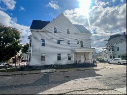 686 Broadway St Unit 3, Pawtucket RI 02860