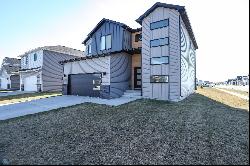 1349 27th Avenue W, West Fargo ND 58078