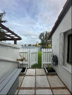 1361 SW 124th Ct Unit G-6, Miami FL 33184