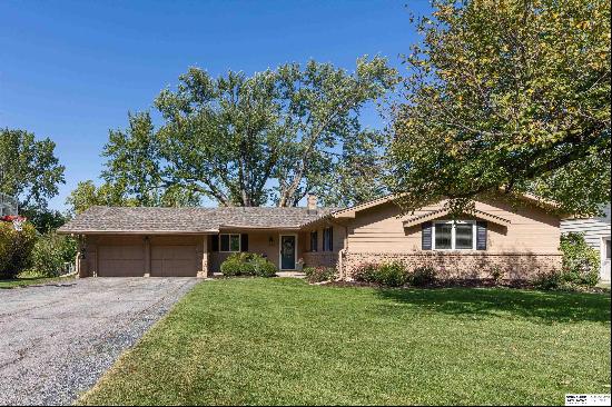 12062 Westover Road, Omaha NE 68154