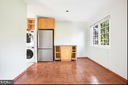 3258 Valley Drive Unit 816, Alexandria VA 22302