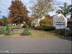 50 Loudonwood East Ave, Loudonville NY 12211