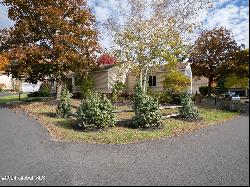 50 Loudonwood East Ave, Loudonville NY 12211