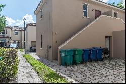 17062 SW 95th Ter Unit 17062, Miami FL 33196