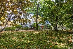 457 Pond Path, East Setauket NY 11733