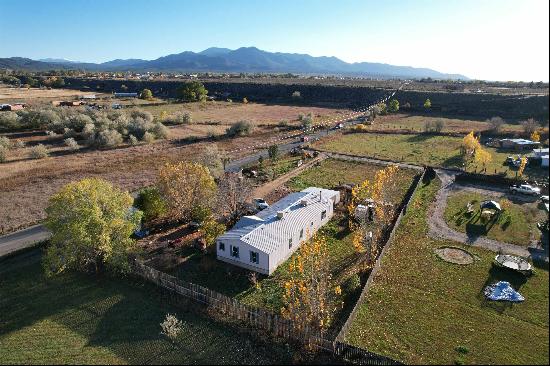 22 Tom Holder Rd, Ranchos De Taos NM 87557