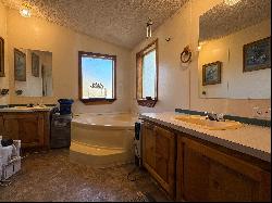 22 Tom Holder Rd, Ranchos De Taos NM 87557