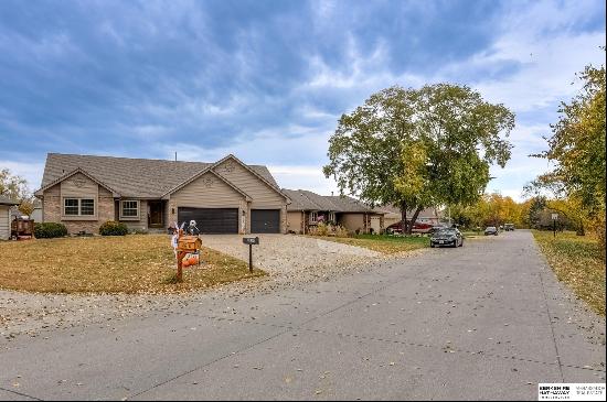 8614 Kauai Drive, Papillion NE 68046