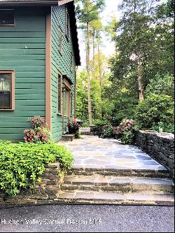 25 Juniper Lane, Woodstock NY 12498