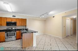 6492 Emerald Dunes Dr #208, West Palm Beach FL 33411