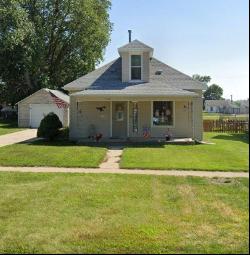 706 Pilcher Ave, Plainview NE 68769