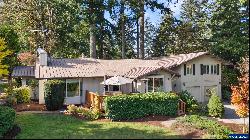 7387 Sierra Dr, Salem OR 97306