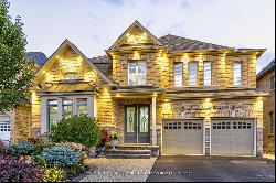 25 Ladbrook Cres, Brampton ON L6X5H7