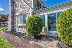 2 Spinning Brook Rd, Yarmouth MA 02664