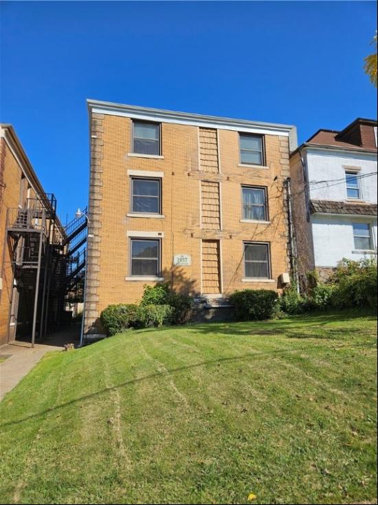 1937 Delaware Ave Unit 301, Swissvale PA 15218