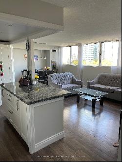 3700 Kaneff Cres Unit 808, Mississauga ON L5A4B8