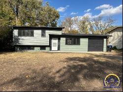 3524 SW Twilight Dr, Topeka KS 66614