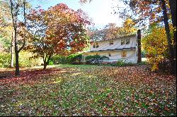 20 Lostbrook Road, Simsbury CT 06092