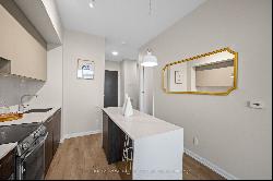 4208 Dundas St Unit PH810, Toronto ON M8X0B1