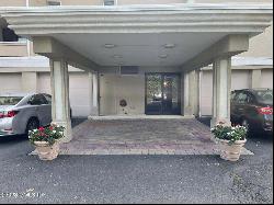 1535 E Putnam Avenue #101, Greenwich CT 06870