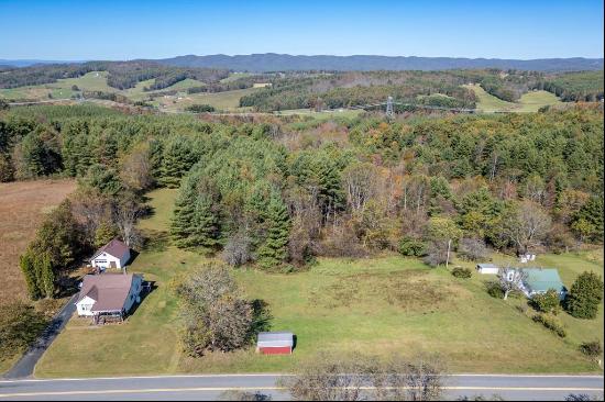 2568 Double Cabin Rd, Hillsville VA 24343