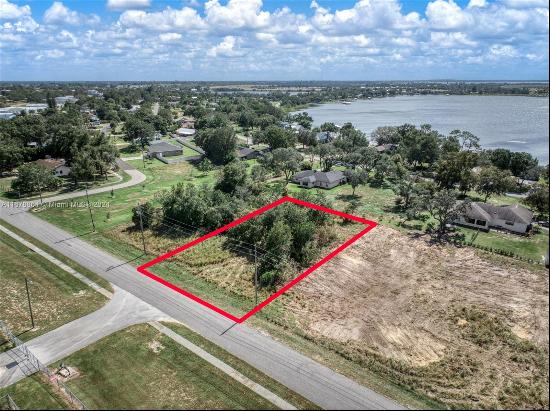 208 Marquata Dr, Other City - In The State Of Florida FL 33852