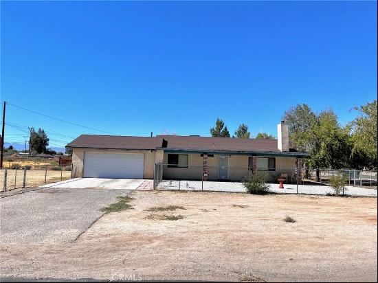 21963 Goshute Avenue, Apple Valley CA 92307