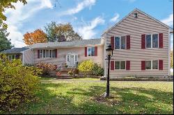 6 Clover Cir, Reading MA 01867