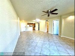 1000 Spanish River Road #2a, Boca Raton FL 33432