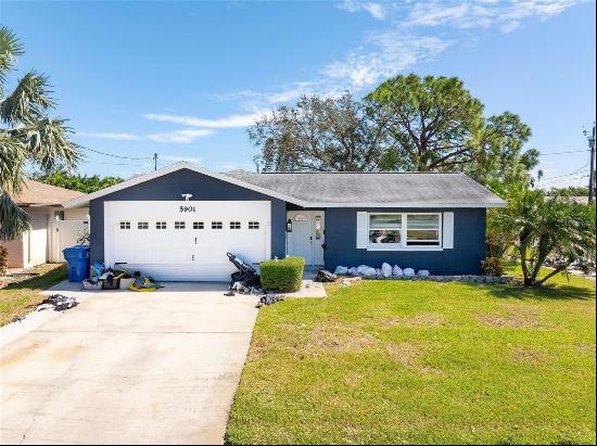 5901 Denver Street NE, Saint Petersburg FL 33703