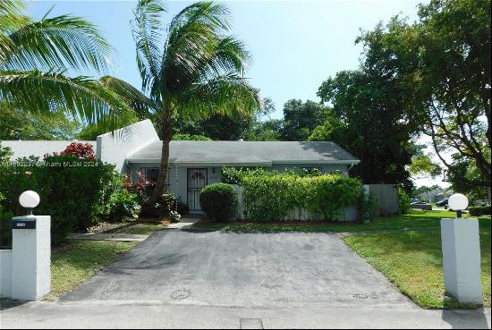 10378 SW 205th Ter, Cutler Bay FL 33189