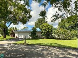 9107 NW 72nd Ct, Tamarac FL 33321