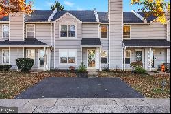 82 Everett Drive, Newtown PA 18940