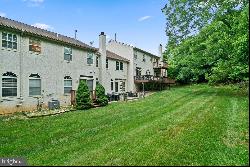 4 Plum Court, Lafayette Hill PA 19444