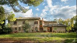 Casale with vineyard and olive grove, Siena - Tuscany