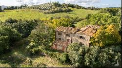 Casale with vineyard and olive grove, Siena - Tuscany