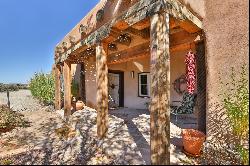 43 Vista Linda Rd, Ranchos De Taos NM 87557