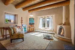 43 Vista Linda Rd, Ranchos De Taos NM 87557