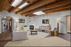 43 Vista Linda Rd, Ranchos De Taos NM 87557