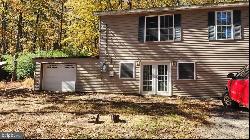 1093 Maple Lake Drive, Bushkill PA 18324