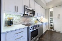 128 Garden Dr Unit 204, Oakville ON L6K2W5