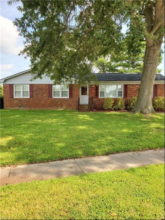 3916 Cannon Point Drive, Chesapeake VA 23321