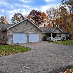 7224 Country Club Rd, Franklin Twp - But PA 16001