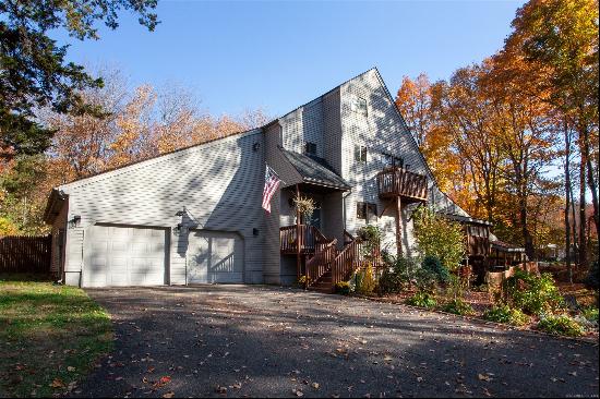 8 Wright Drive, Avon CT 06001