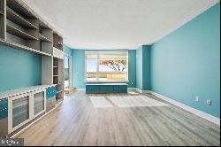 717 S Chris Columbus Boulevard Unit 404, Philadelphia PA 19147