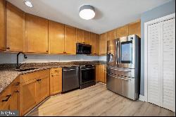 717 S Chris Columbus Boulevard Unit 404, Philadelphia PA 19147