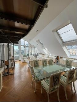 Exclusive penthouse with stunning city views in a prime location - 232m² living