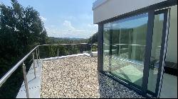 Modern New-Build Villa in Picturesque Surroundings with Distant Views!