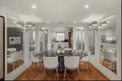 Luxurious Duplex Overlooking Hyde Park with Exceptional Amenities